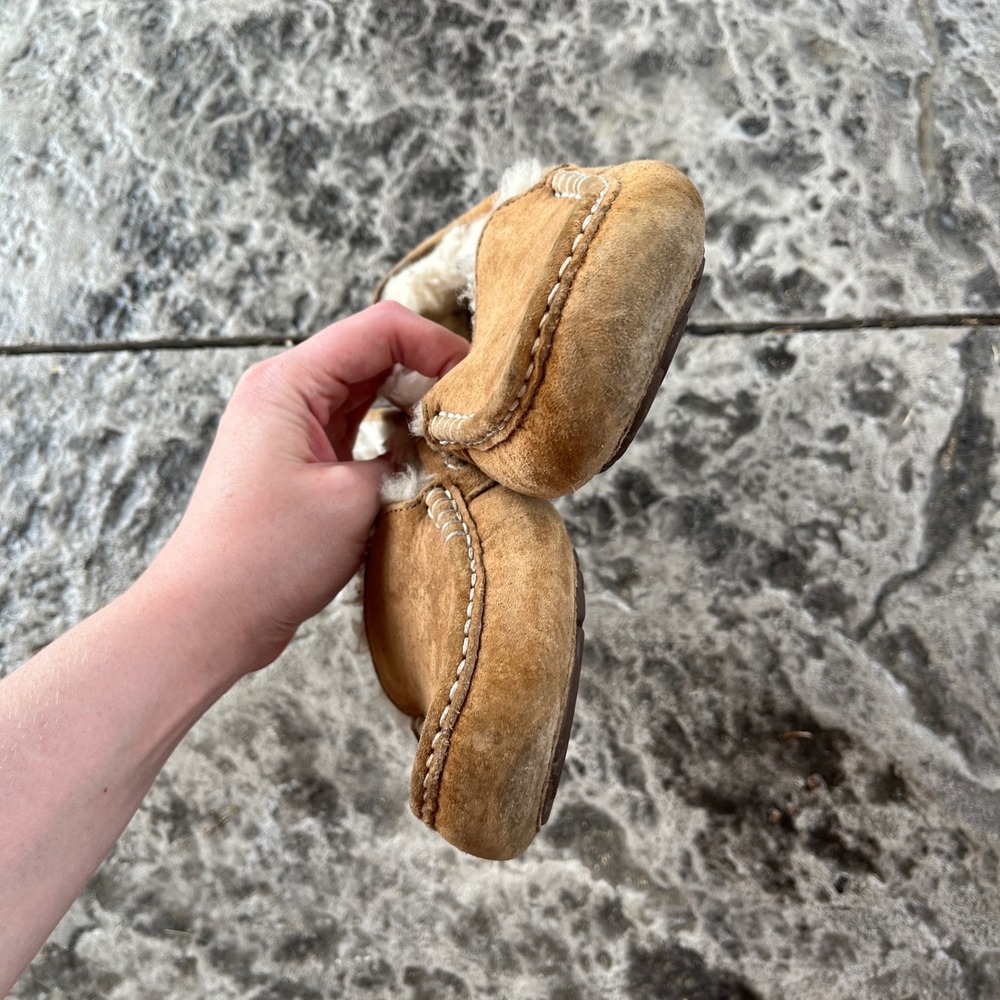 UGG Australia Ansley Chestnut Suede Moccasin Slippers 3312 Womens Size 6 - Picture 10 of 10